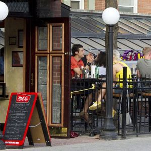 lieutenants-pump-patio-banner-summer-elgin